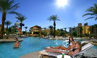 Relax pri bazéne v Las Vegas